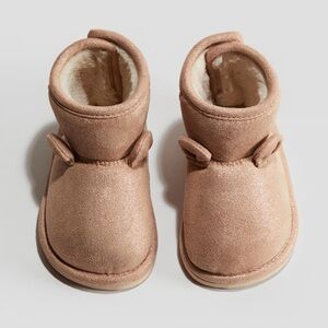 H&M Baby Fluffy Lined Boots w Ears in Beige Glitter Size 4 - 5